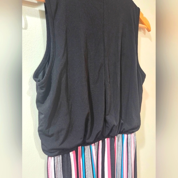 Sleeveless Maxi Dress - Picture 5 of 6